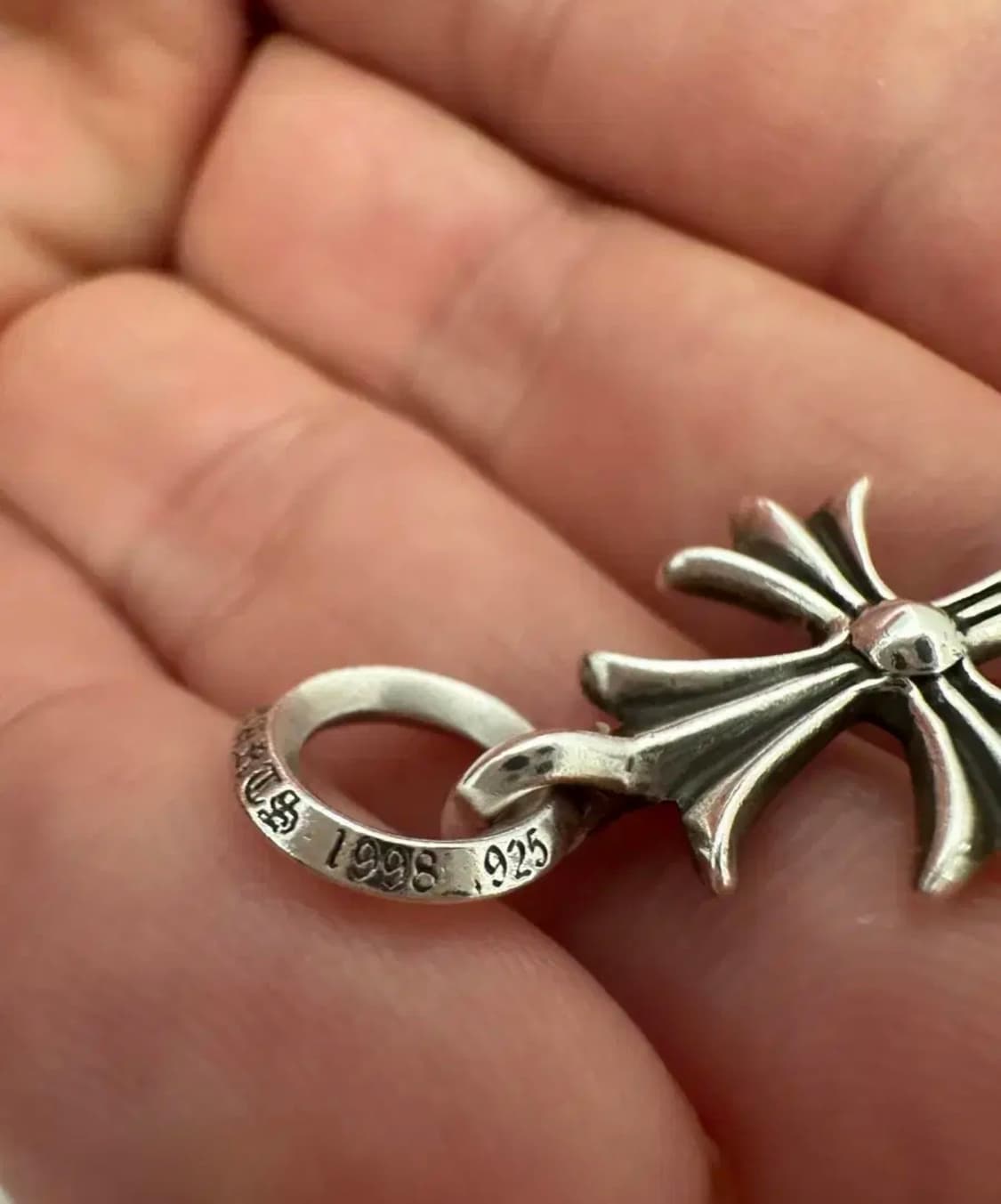 크롬하츠 타이니 크로스 참  상품이미지3