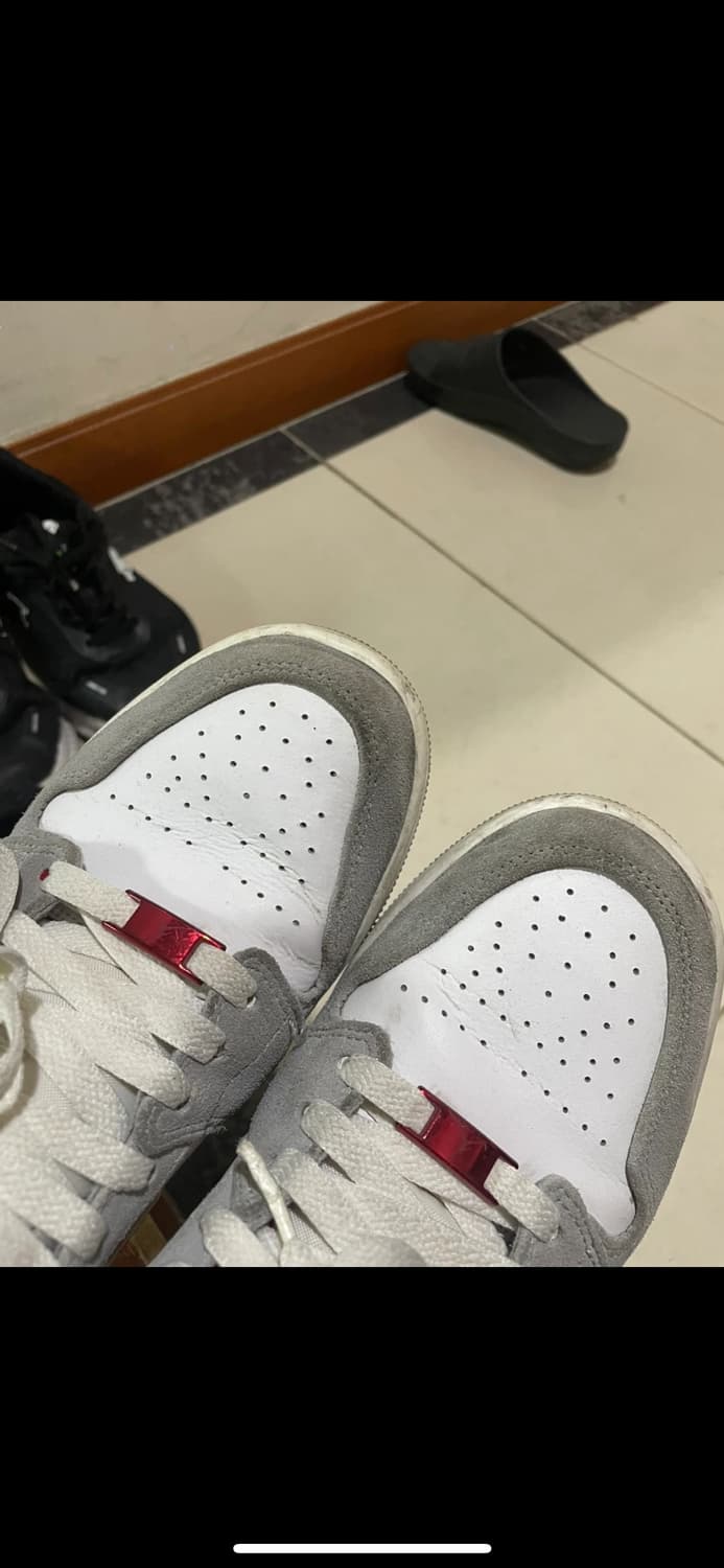 조던 1 로우 SE 라이트 스모크 그레이 짐레드 265 상품이미지2