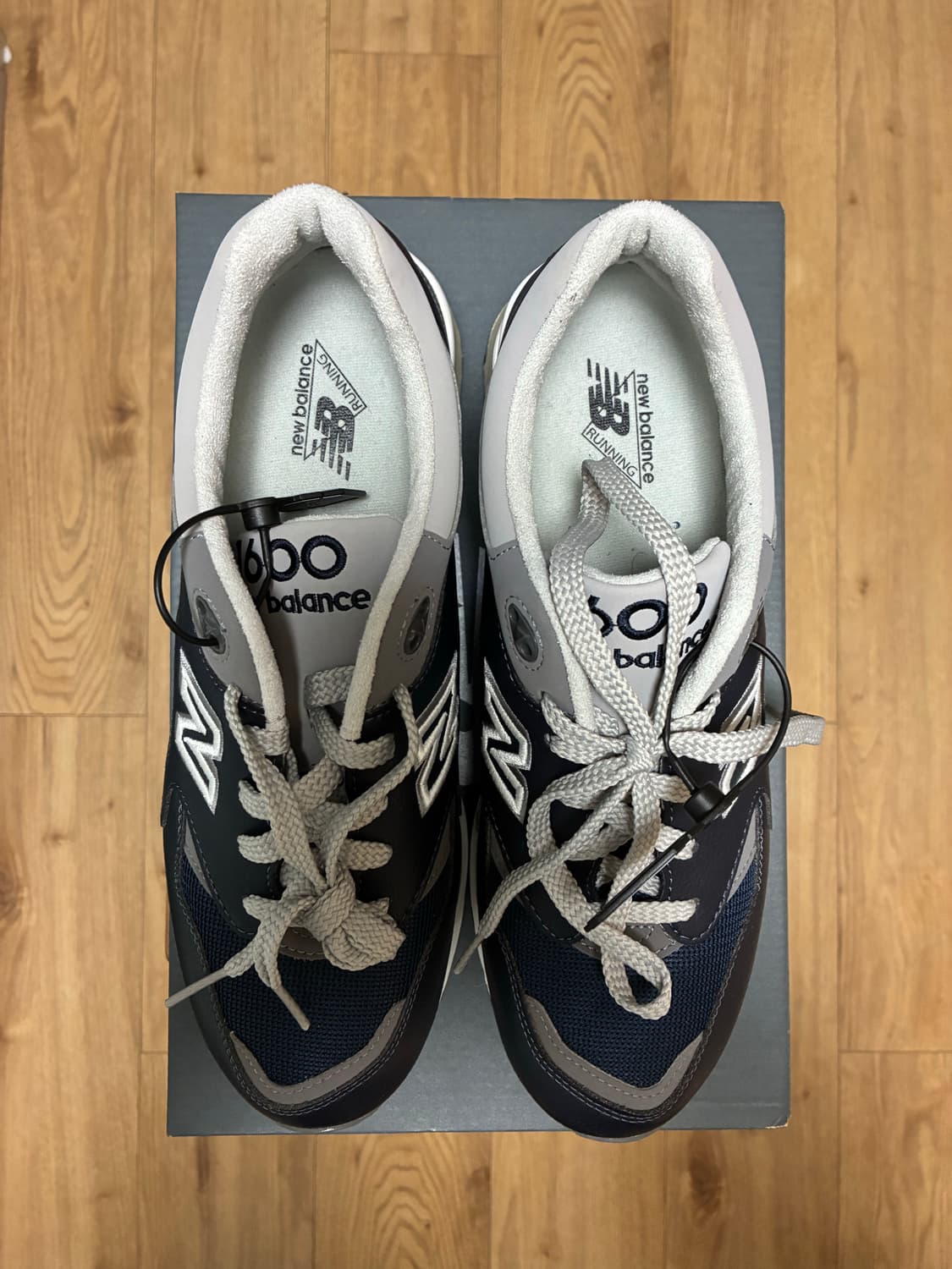 (275) 뉴발란스 1600 레거시 네이비 새상품 상품이미지2