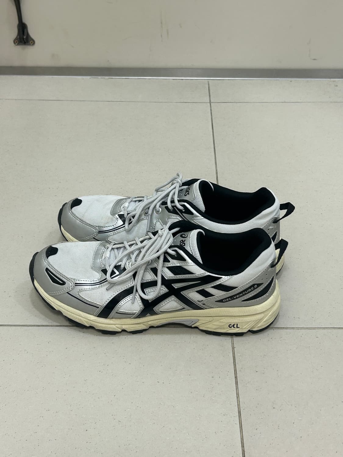 아식스 젤 벤쳐 6 화이트블랙 상품이미지3