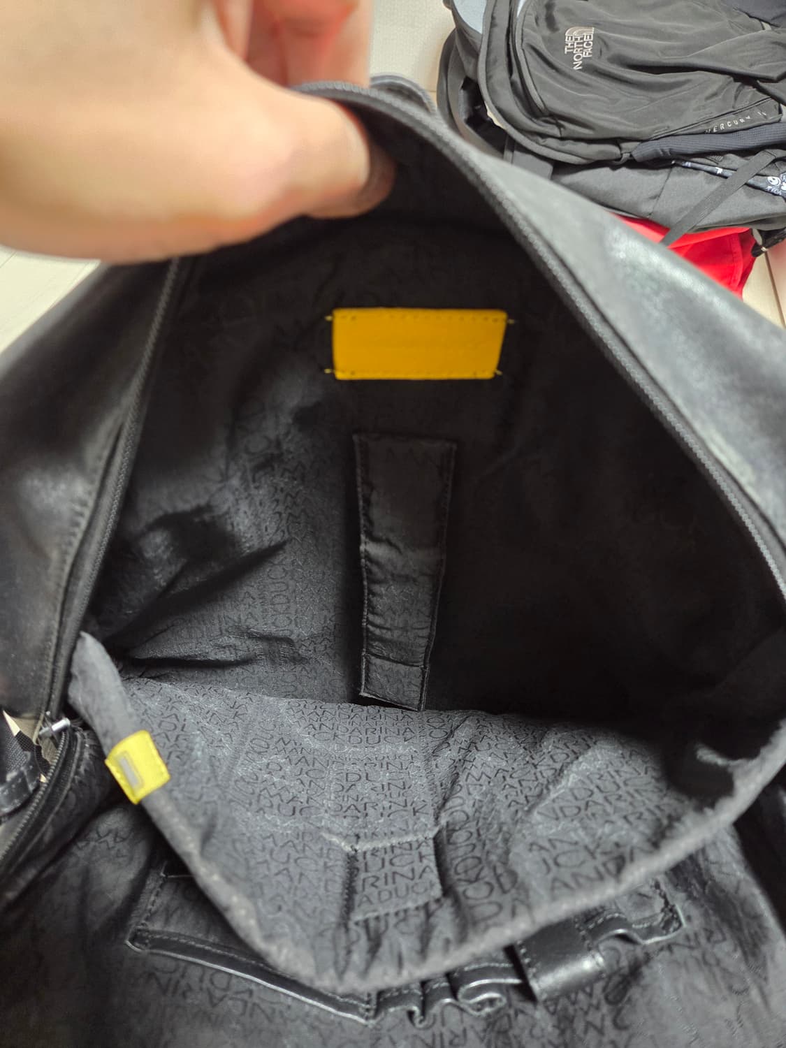 만다리나덕 천연가죽 백팩 상품이미지7