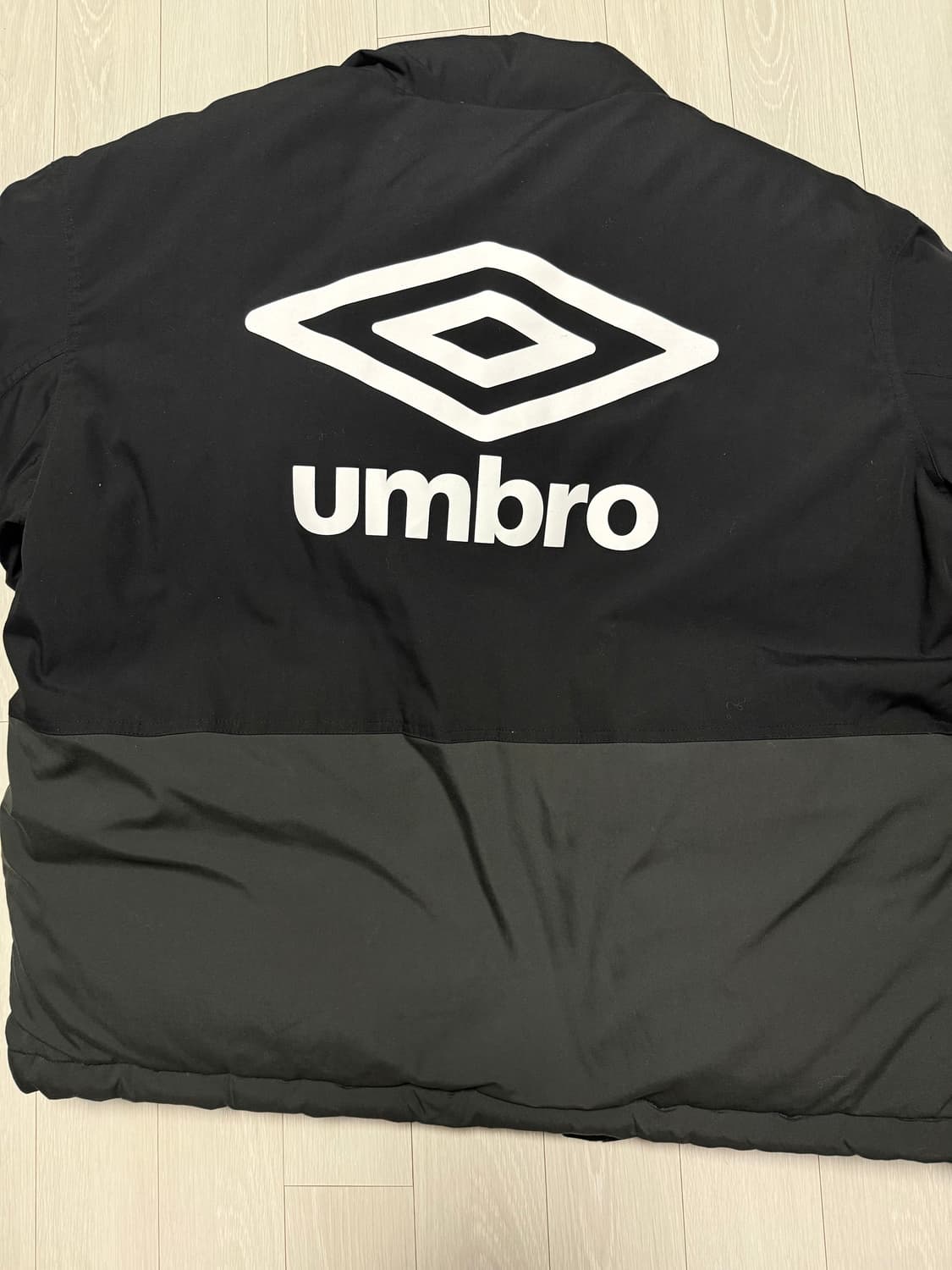 엄브로 컬러블록 패딩 블랙 상품이미지2