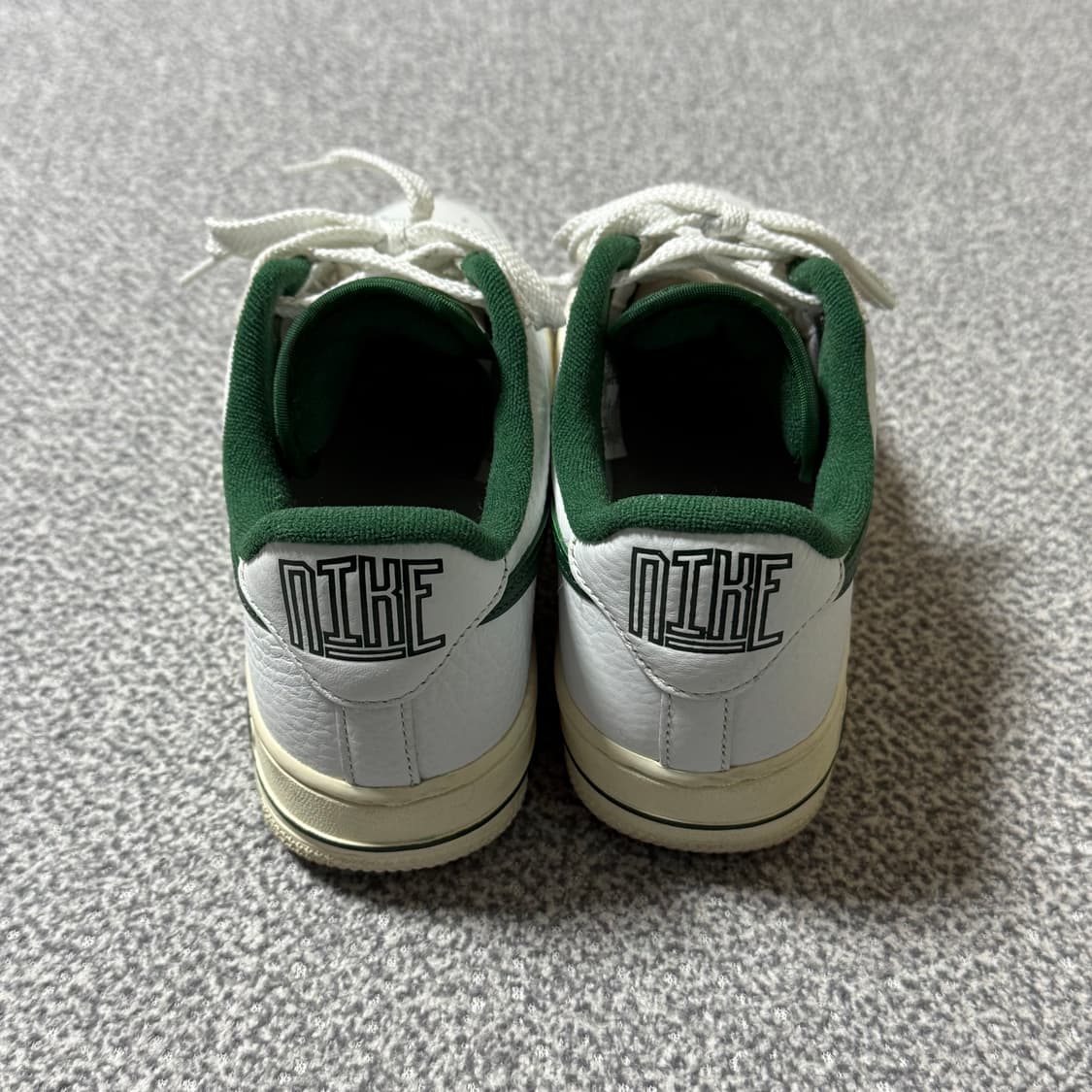 [정가 15만원] 나이키 에어포스 그린 235 상품이미지6