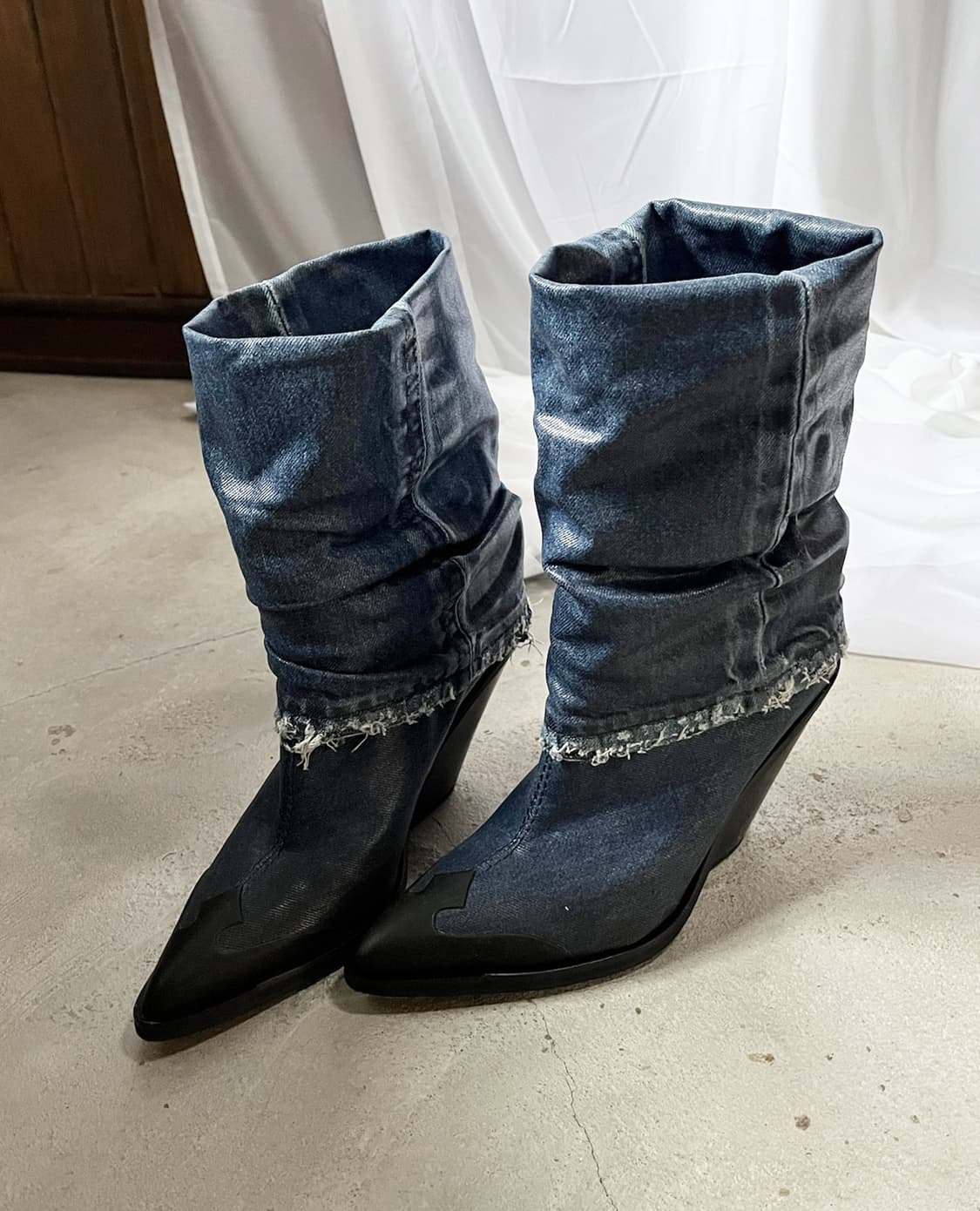 DIESEL denim distressed boots 상품이미지5