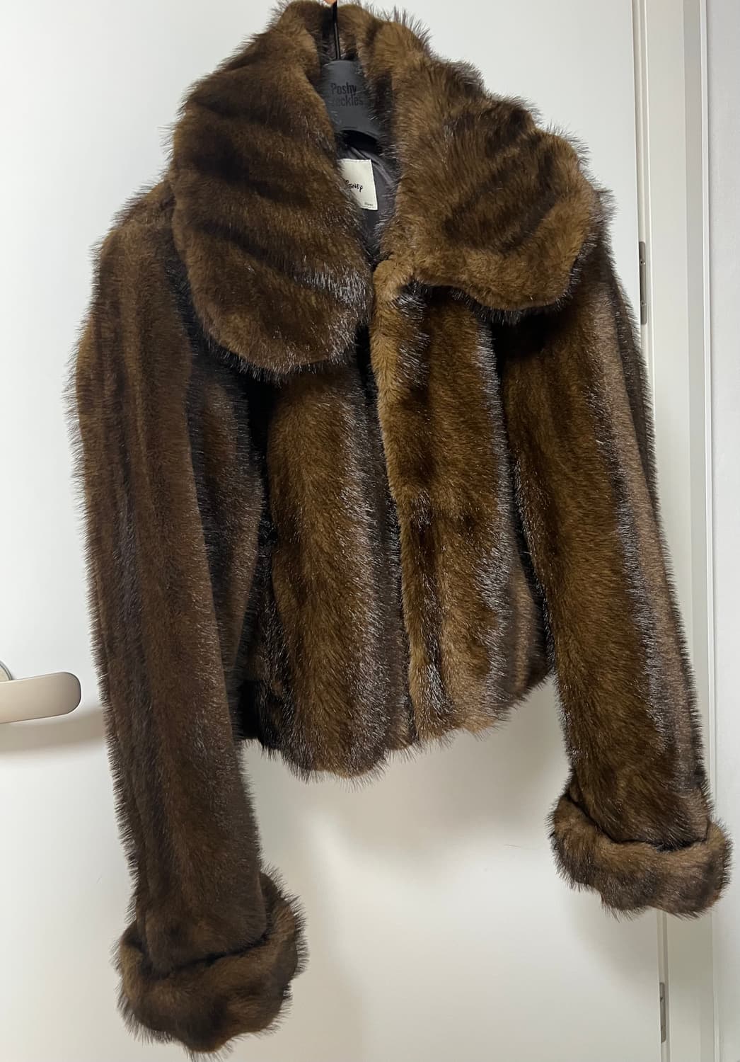 신상 자라 디즈니 콜라보 페이크 퍼 크롭 자켓 상품이미지4