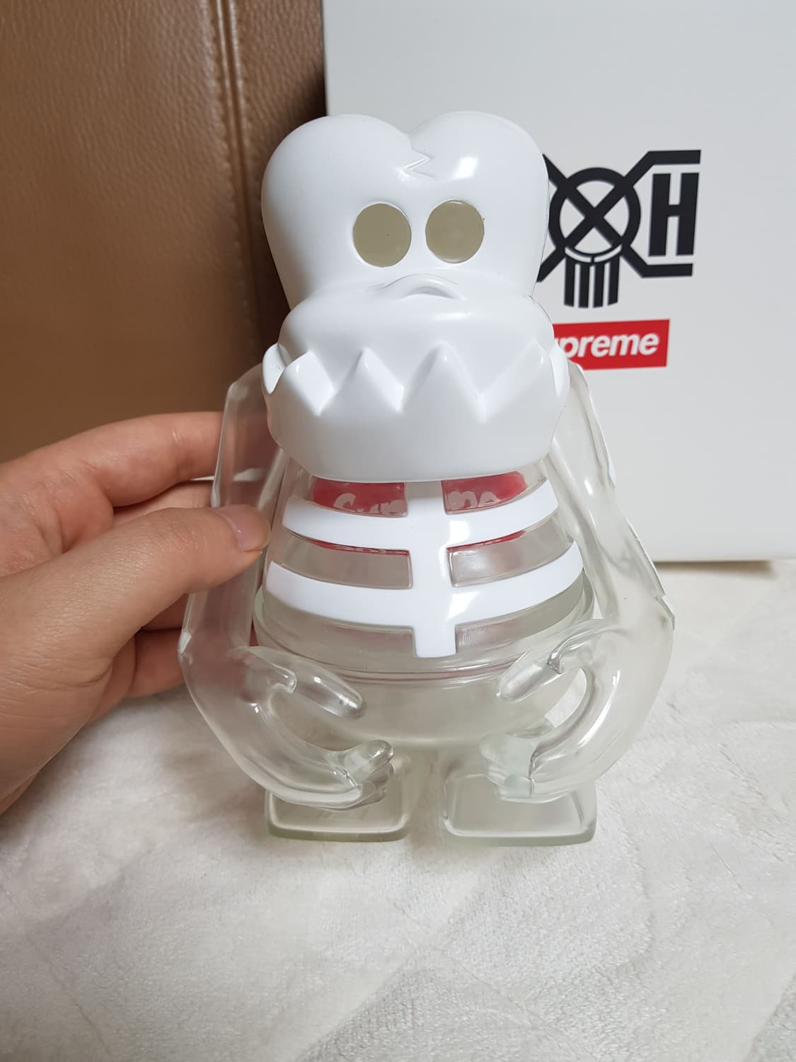 슈프림 X 바운티헌터 스컬 쿤 클리어 피규어 23FW 상품이미지2