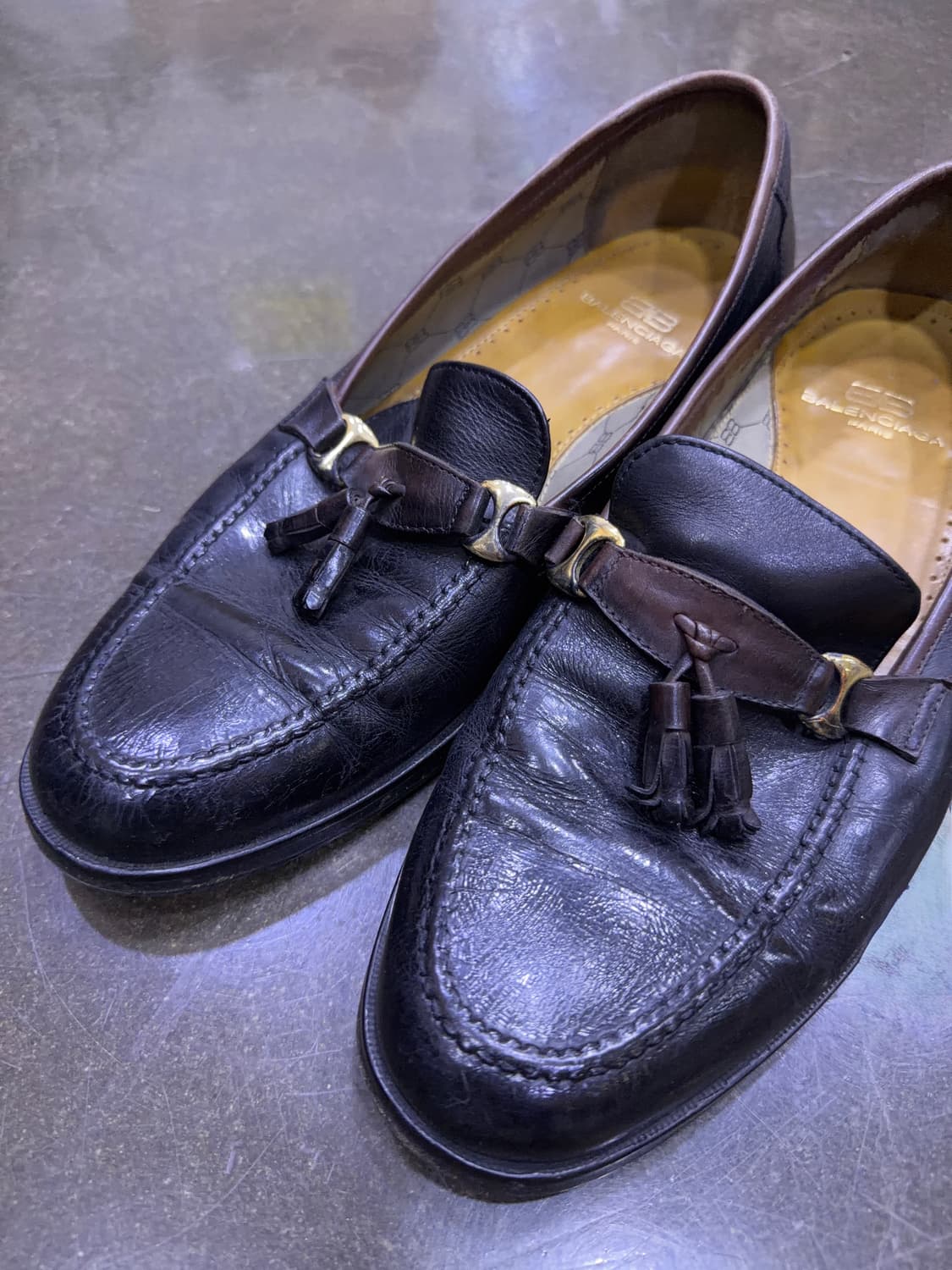 발렌시아가 금장 버클 태슬로퍼 265 상품이미지3