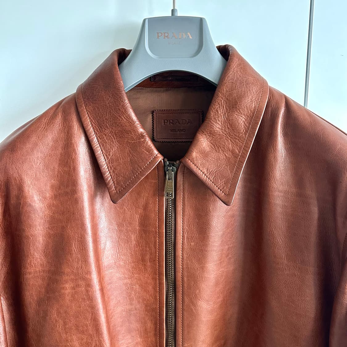프라다 25ss 팔리샌더 카프레더자켓 상품이미지6