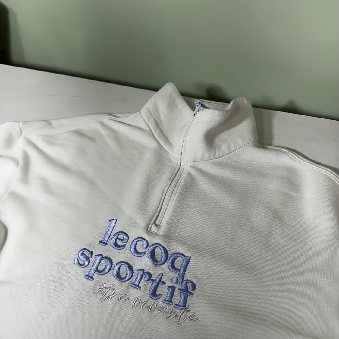 우먼M 르꼬끄 스포르티브 화이트 빅로고 반집업 크롭맨투맨 상품이미지3