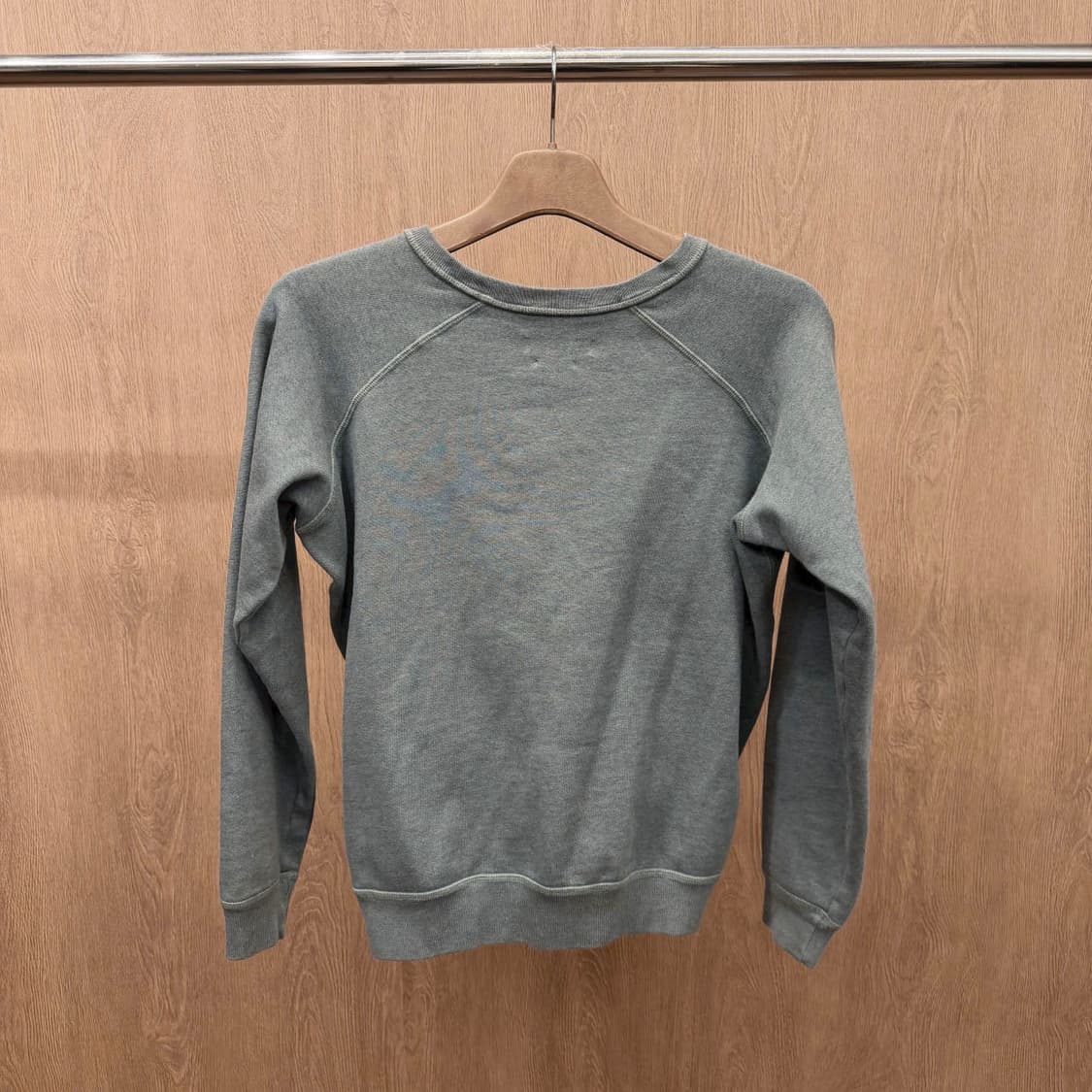 이자벨마랑 에뚜왈 라운드넥 맨투맨 밑단 꼬임 디테일 레귤러핏 민트 블루  상품이미지3