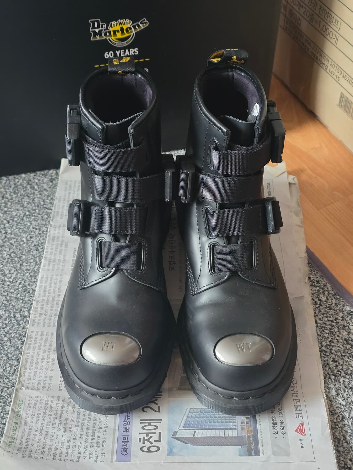 [UK6 250] 닥터마틴 x 더블탭스 WTAPS 1460 리마스터 부츠 상품이미지2