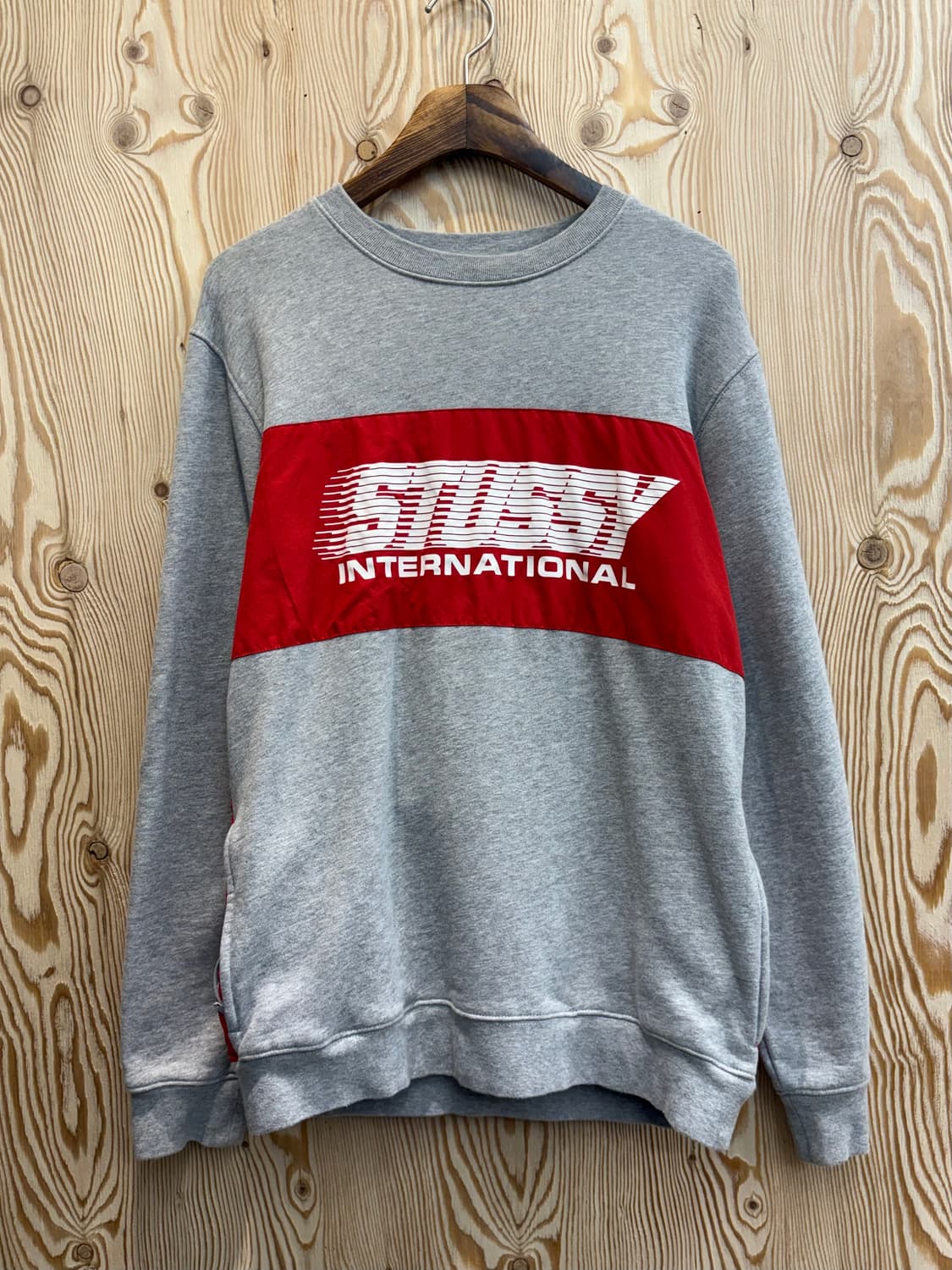 스투시 백 포켓 맨투맨 상품이미지1