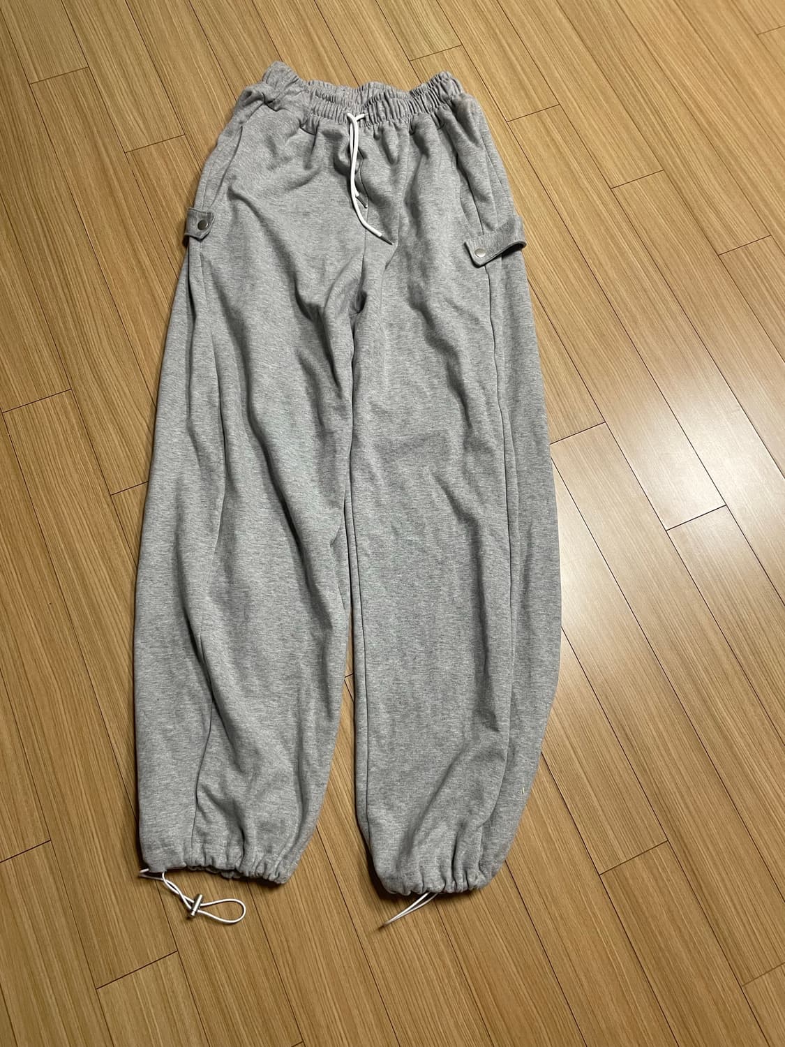 사이드핀턱트레이닝팬츠 상품이미지1