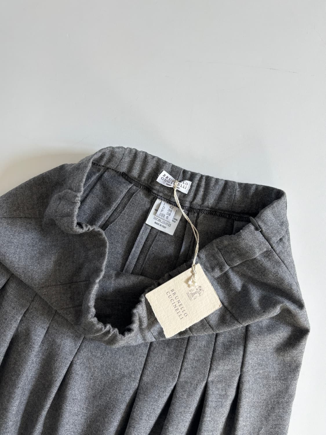 [새상품] Brunello Cucinelli 브루넬로 쿠치넬리 그레이컬러 상품이미지5