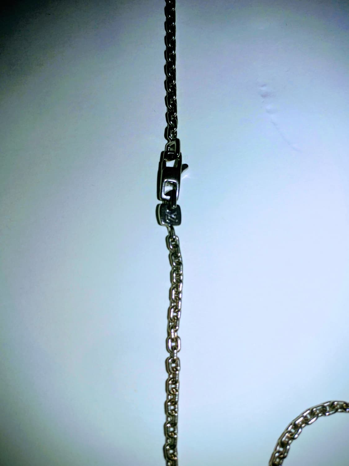 루이비통 화이트골드 750 목걸이 51cm 상품이미지3