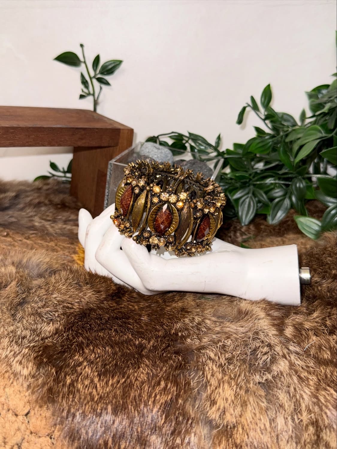 Gold brown cubic gemstone bangle  상품이미지1