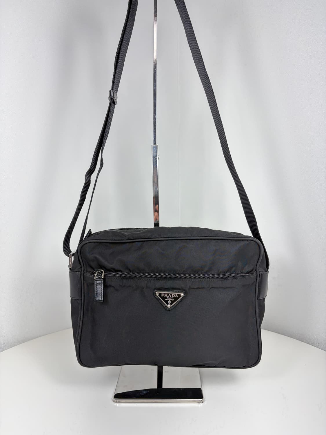 프라다 나일론 카메라백 크로스백 상품이미지1