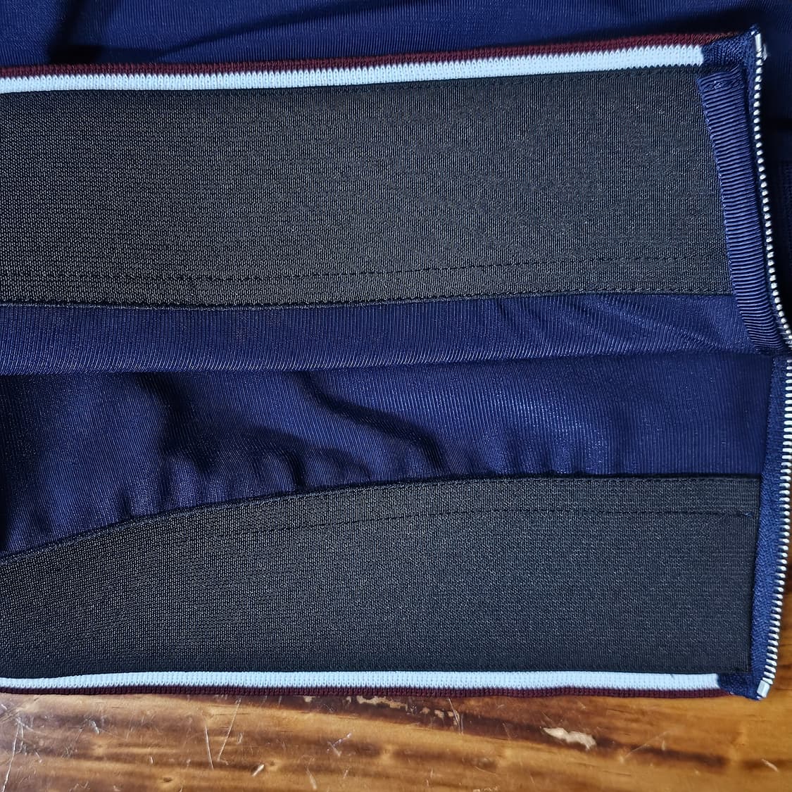 정품)르베이지(LEBEIGE) 네이비 여성 밴딩 미디 스커트 상품이미지5