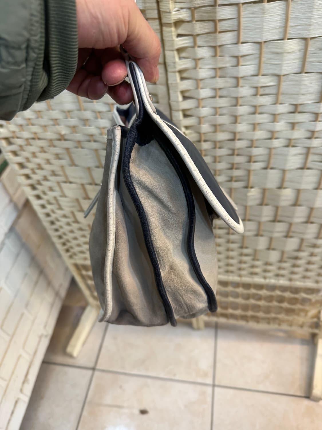 정품 발렌시아가 크로스백 팝니다 상품이미지5