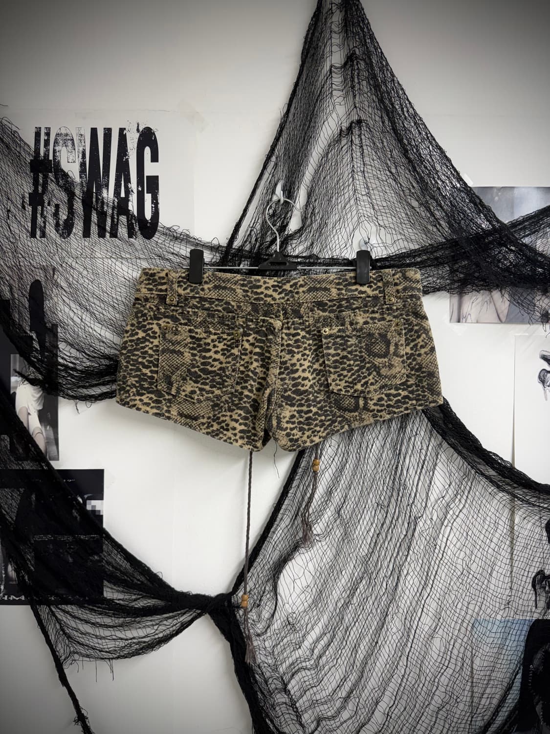 Snake pattern eyelet shorts 상품이미지4