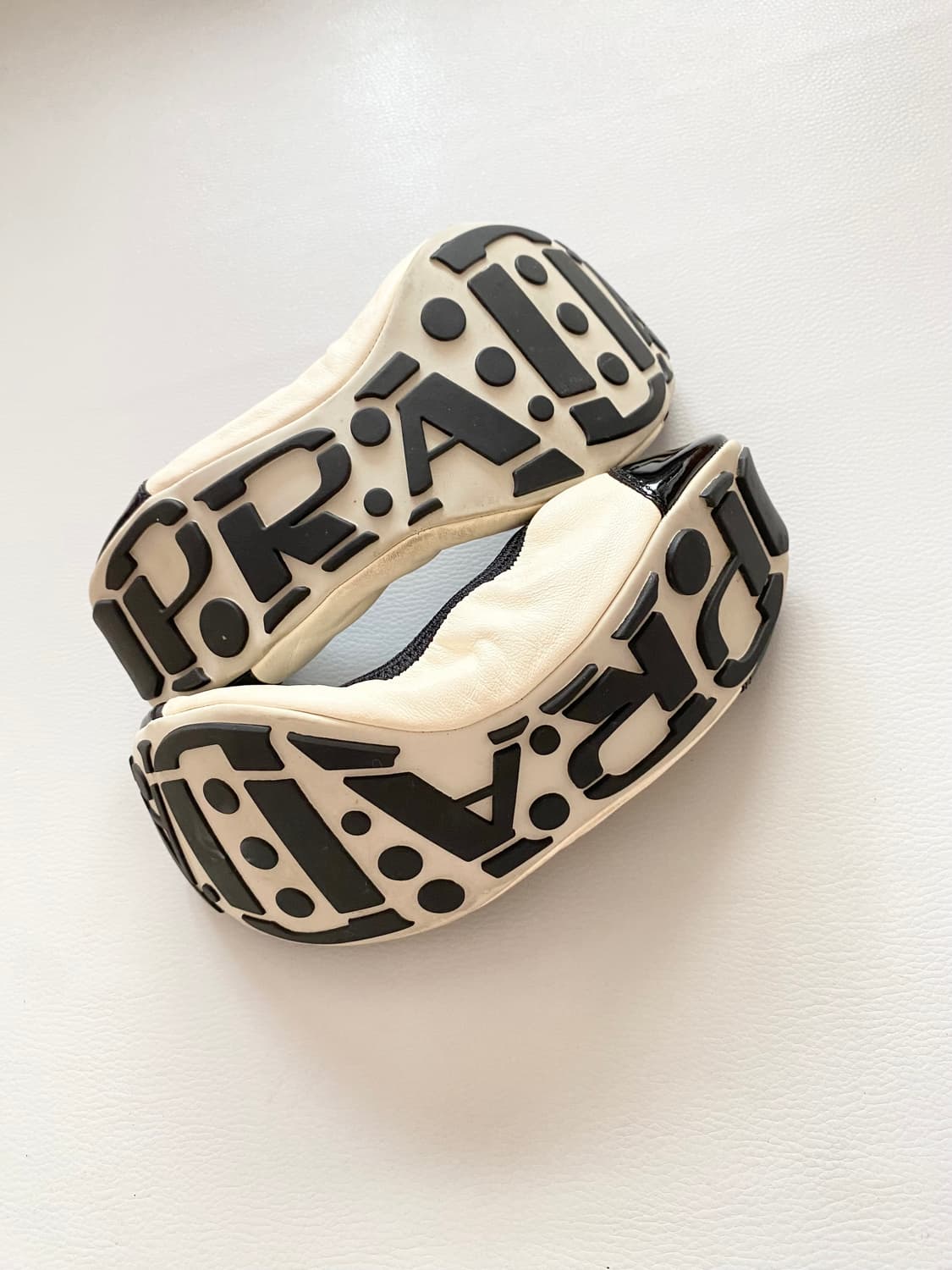 [정품] 프라다 플랫 슈즈 37.5 (240~245) 상품이미지2