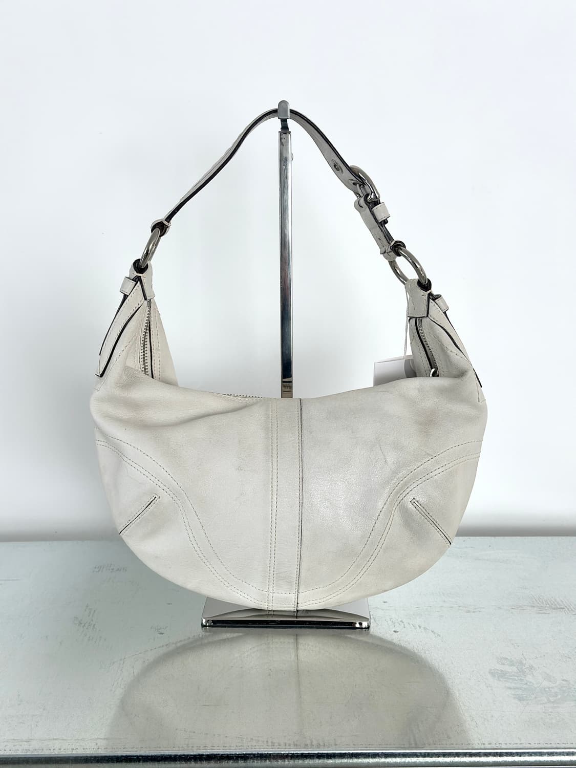 코치 화이트 레더 미니 호보백  상품이미지2