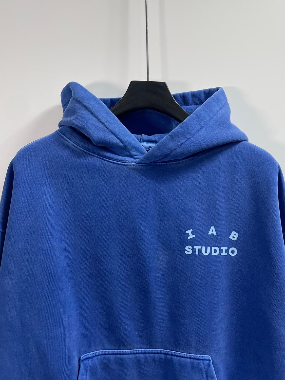 아이앱스튜디오 빅로고 피그먼트 후드티 (on.225)   상품이미지2