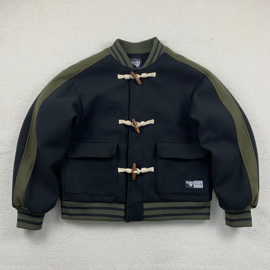 골라 더플 버튼 바시티 점퍼 블랙  상품이미지1