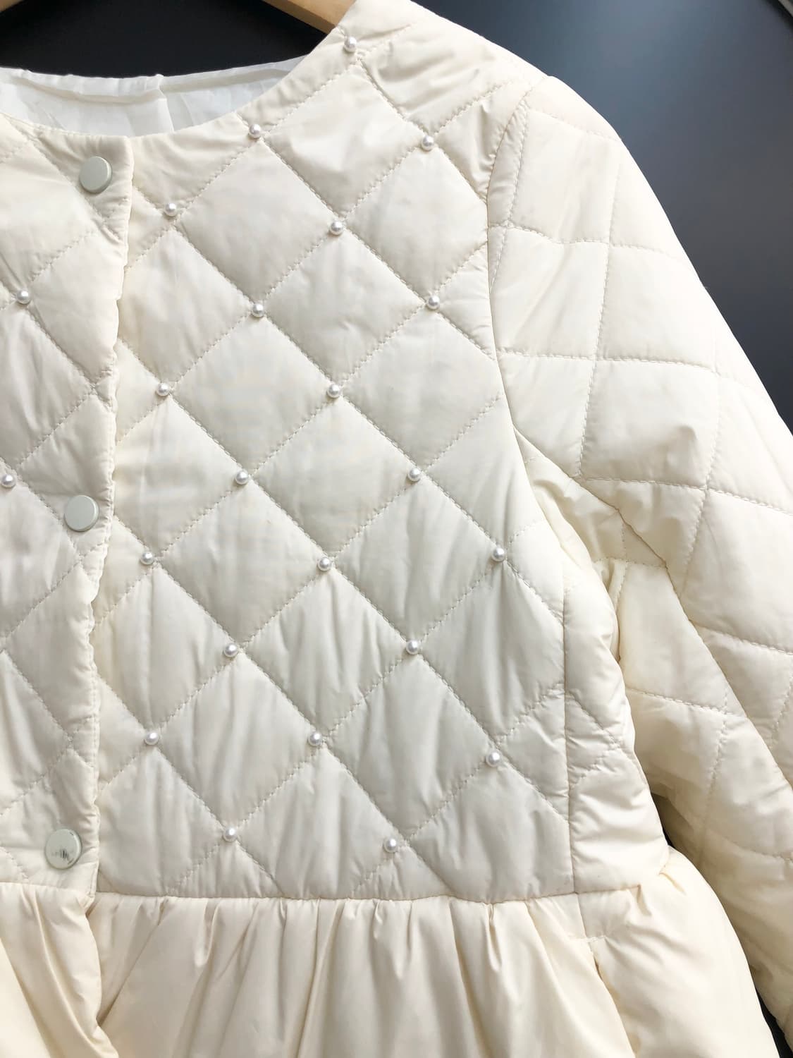 white quilted flare jumper 상품이미지6