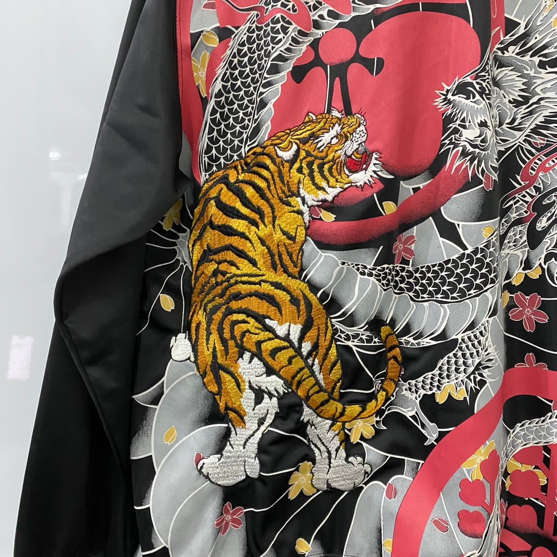 AKAZARU 호랑이 자수 져지집업(2XL) 상품이미지7