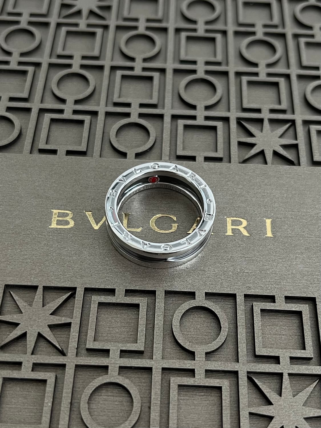 불가리 비제로원 세이브더칠드런링 풀구성품 상품이미지1