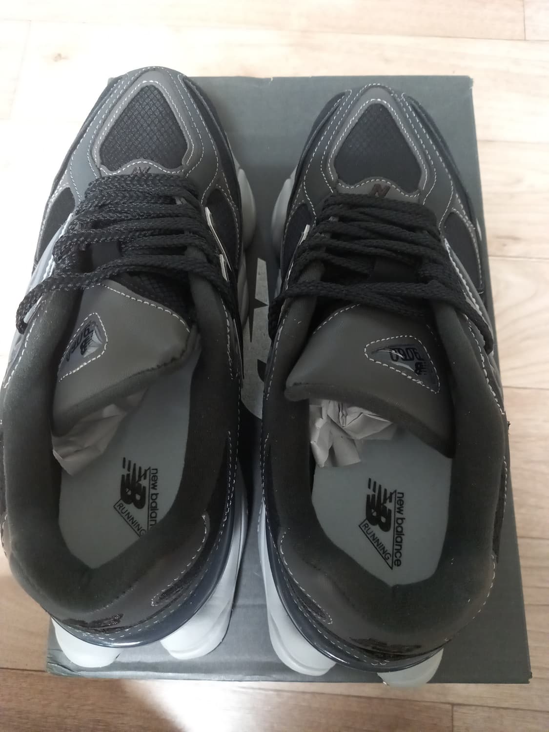 뉴발란스 블랙 9060 새상품   42.5 상품이미지1