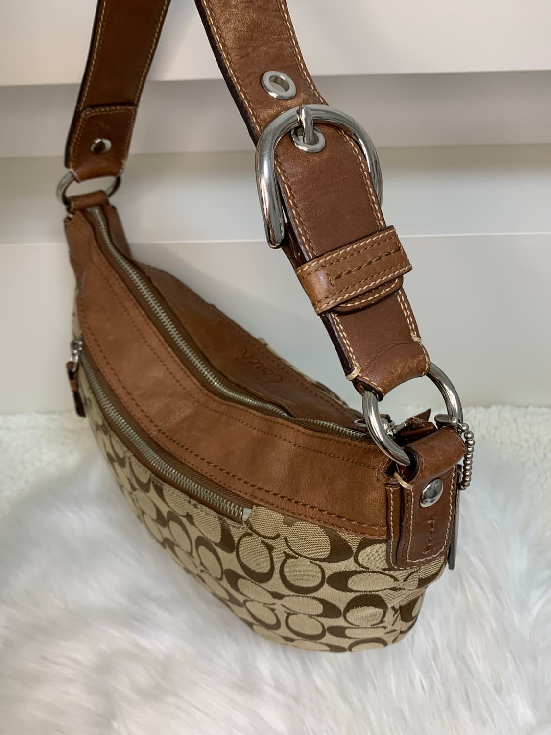 코치 베이지 하프문 숄더백 상품이미지8