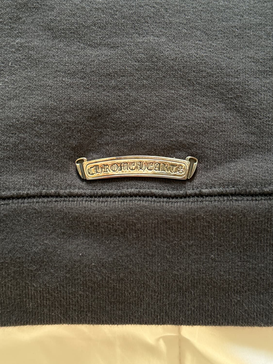 [XL] 크롬하츠 레더 패치 맨투맨 블랙 상품이미지3