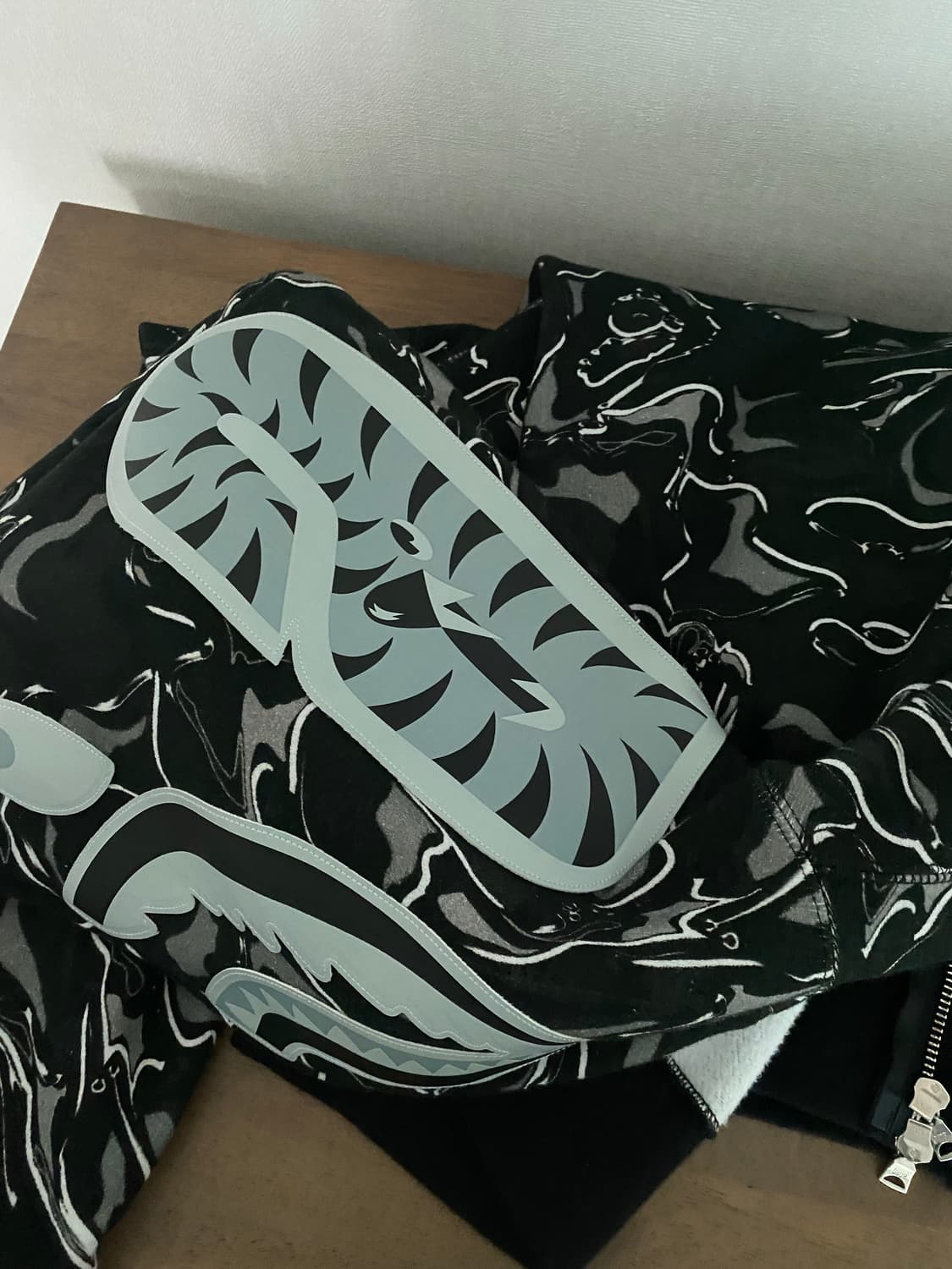 베이프 마블링카모 샤크 후드집업 상품이미지4