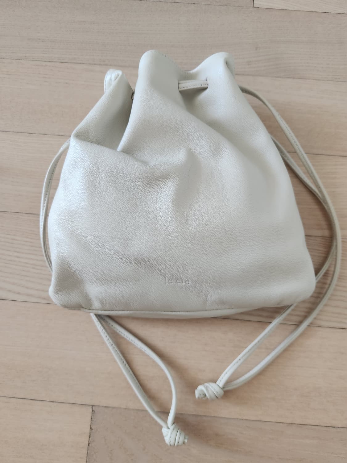 Douce Pouch Bag in Cream 상품이미지7