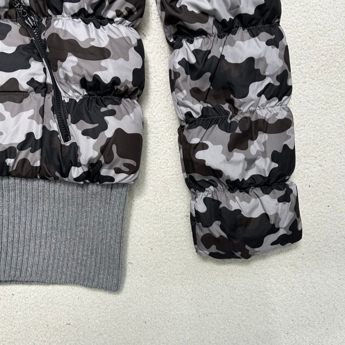 [새상품] 커더벅 카모 후드 구스패딩 90 상품이미지2