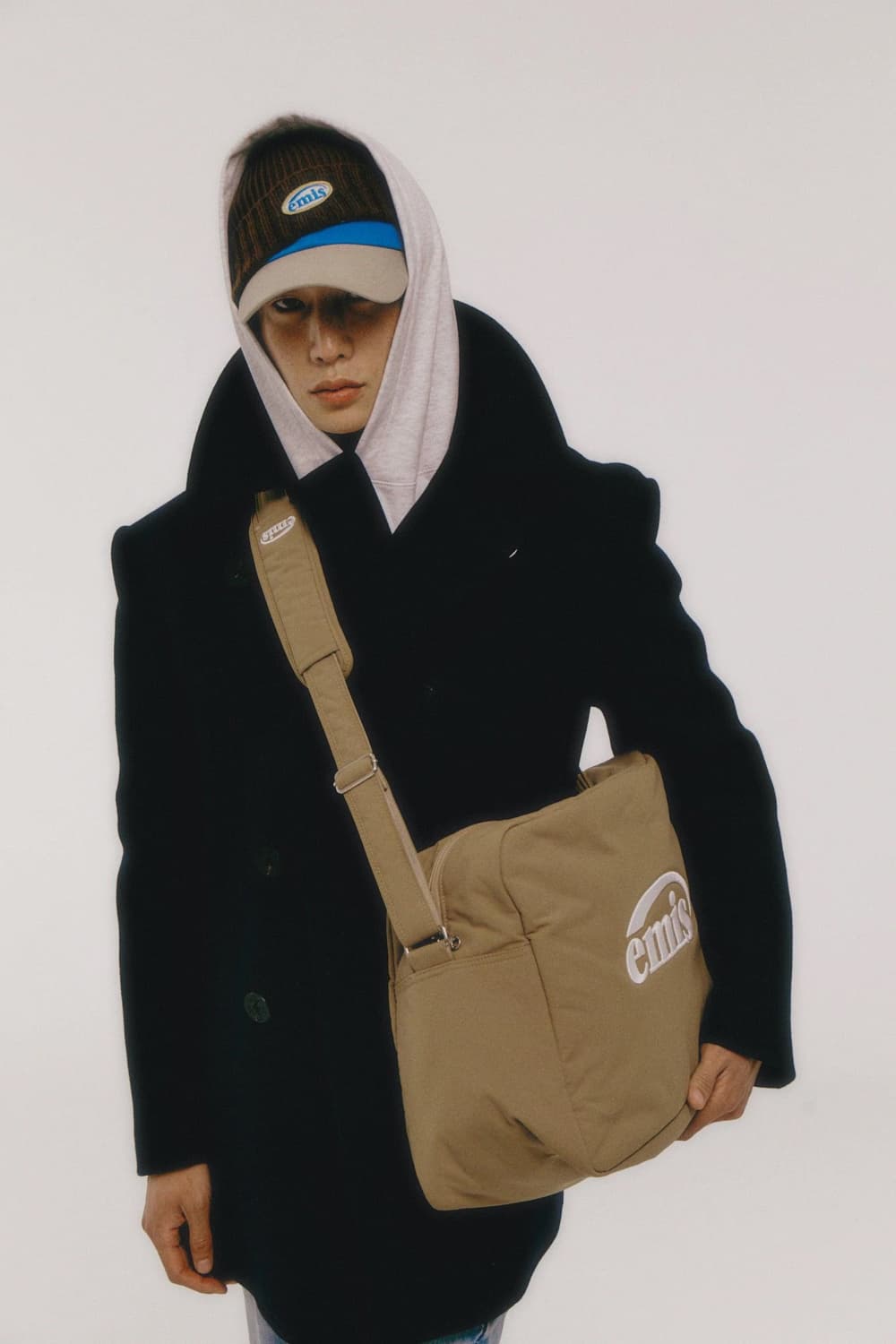 EMIS 이미스 뉴 로고 패디드 크로스 백 패딩 메신저백 상품이미지1