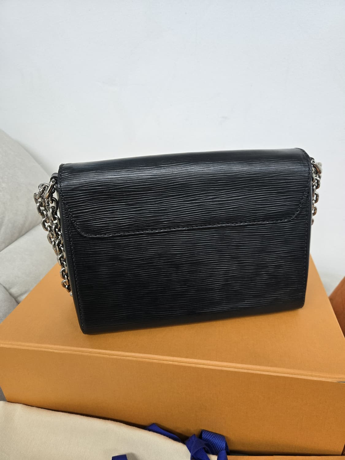 [보증서 정품]루이비통 트위스트mm 크로스백 상품이미지8