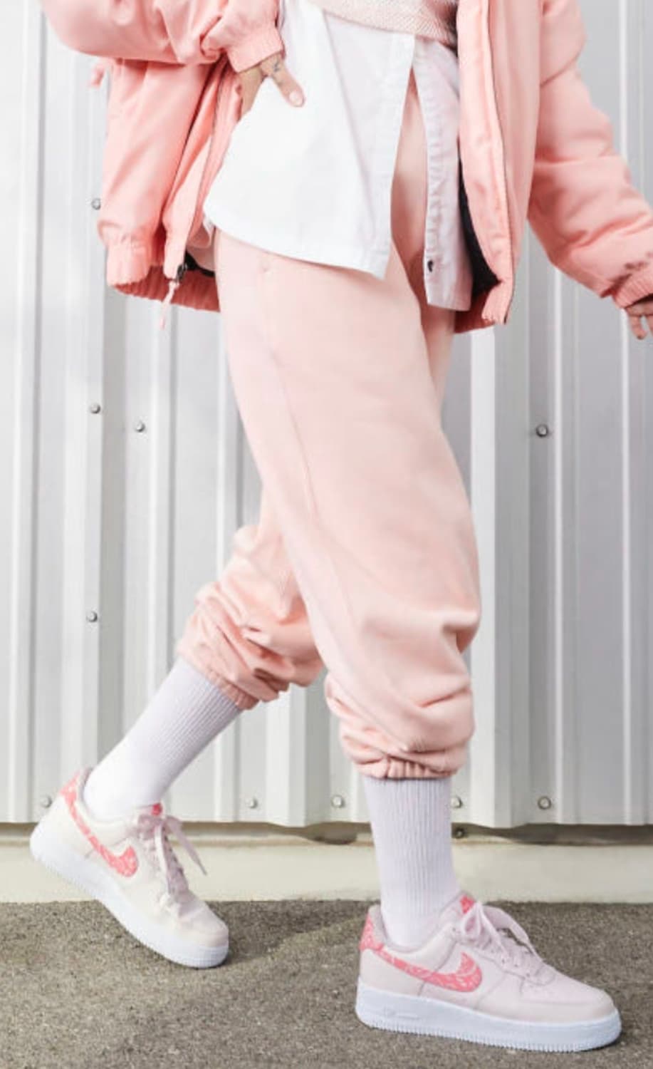 나이키 에어포스1 로우 페이즐리 펄 핑크 러블리 상품이미지3