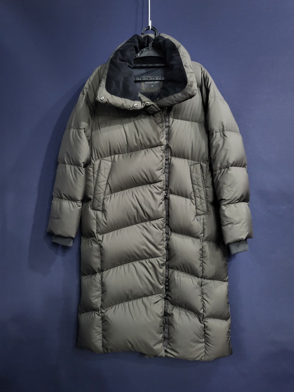 질스튜어트 다운 넥 롱패딩 상품이미지1