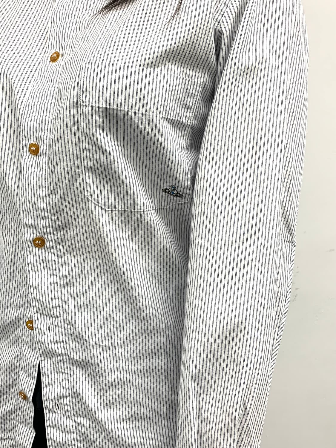 Cut-out Sleeve Striped Shirt 상품이미지3