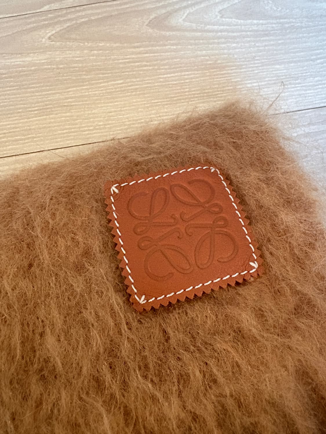 로에베 아나그램 울 모헤어 머플러 브라운  상품이미지6