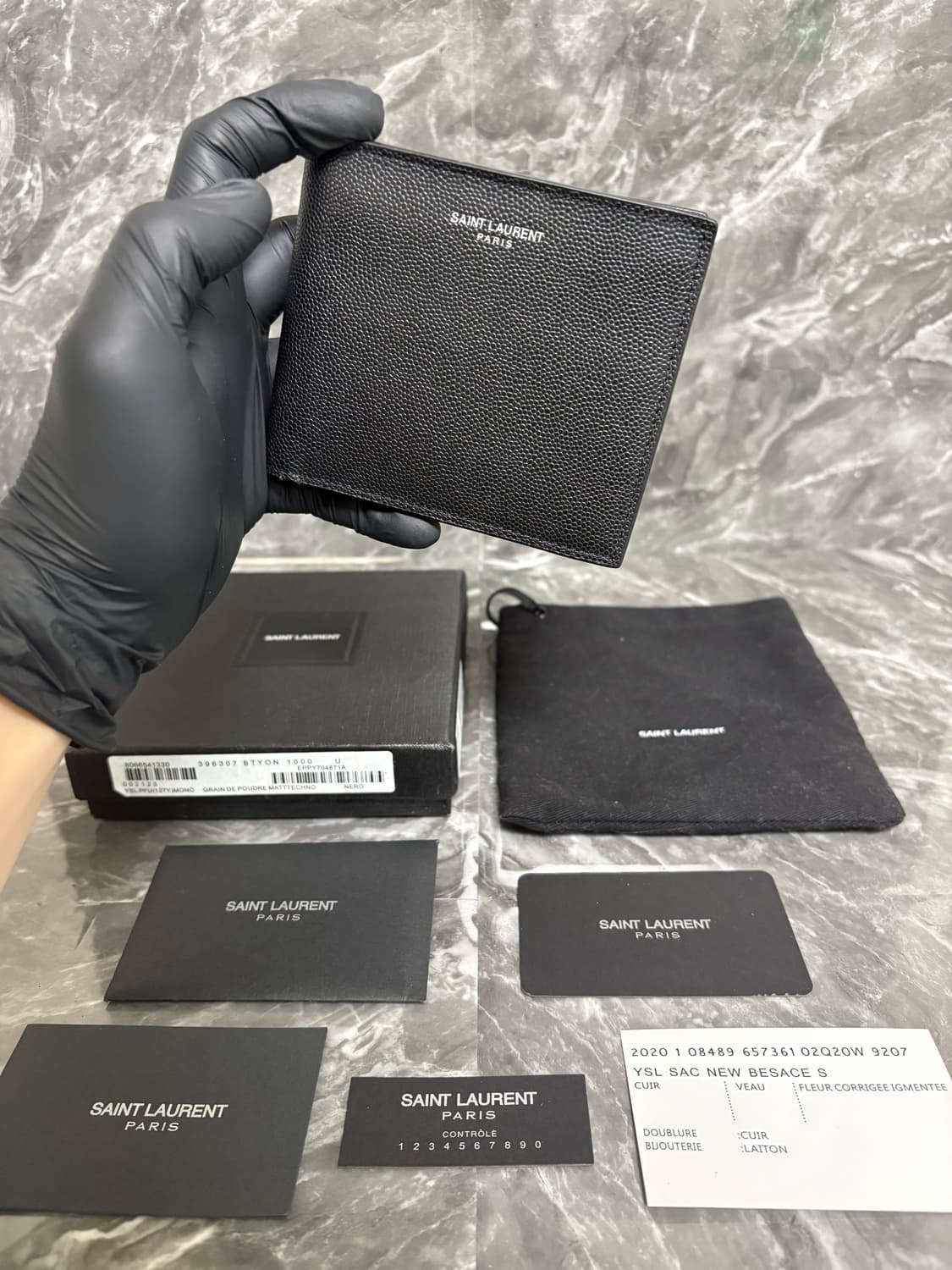 입생로랑 파리 그랑 뜨 뿌드르 레더 반지갑 상품이미지1