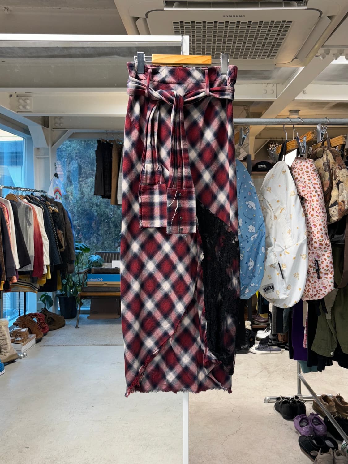 Addict noir 벨티드 체크 롱스커트 상품이미지1