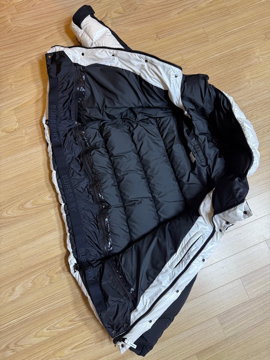 버버리 투톤 puffer jacket 패딩 상품이미지8