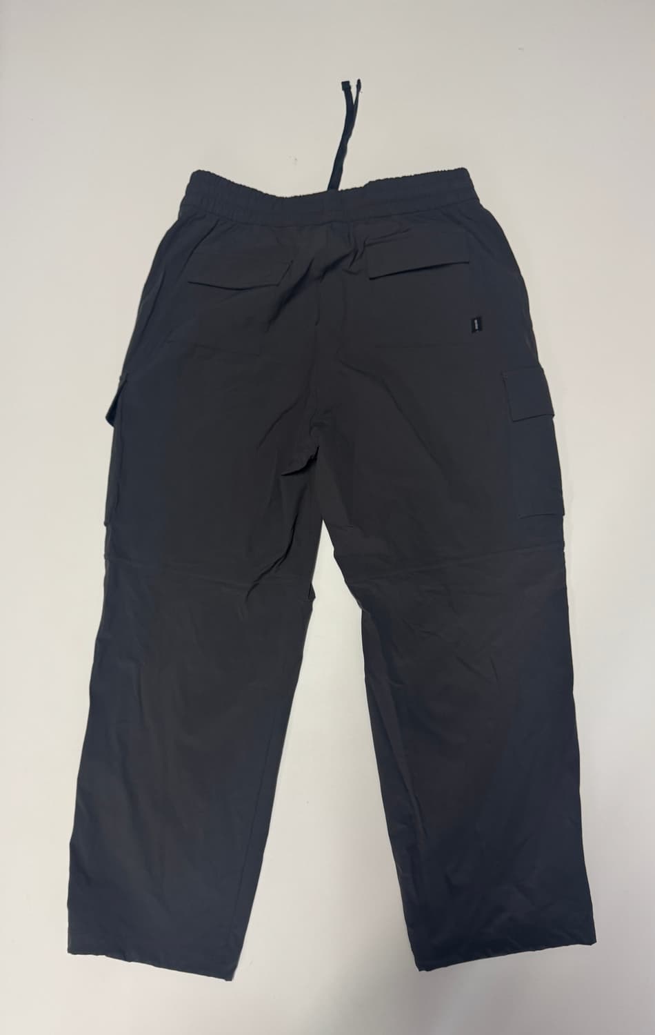 여성 안다르 24년도 밑단 스트링 트레이닝 밴딩 카고팬츠 L 상품이미지2