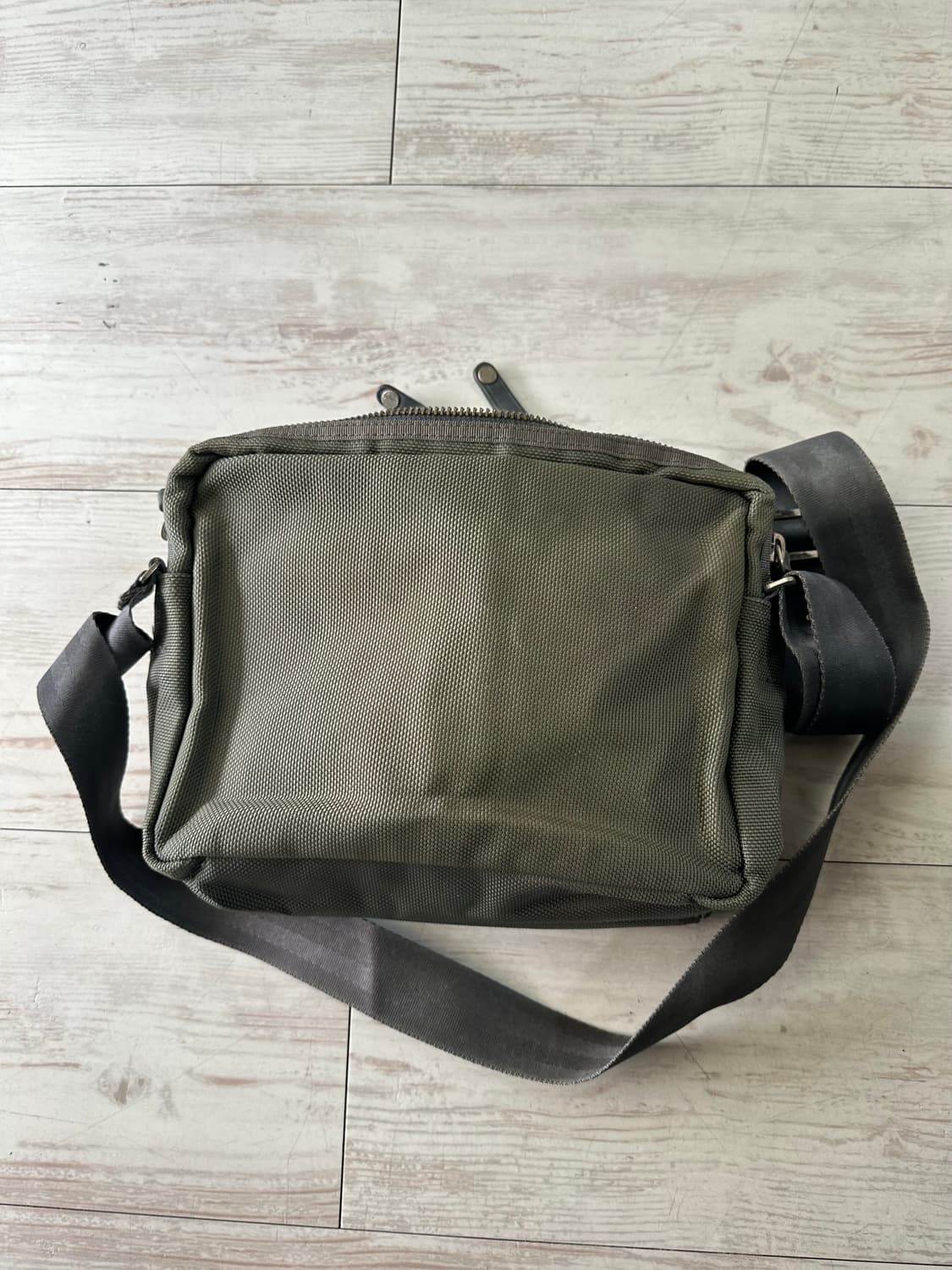 포터 인터내셔널 크로스백 카키30x24 상품이미지4