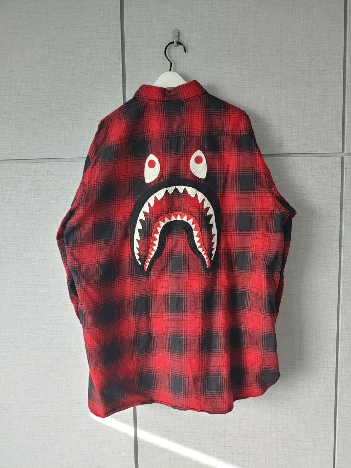 [큰! L] 베이프 릴렉스드핏 WGM 샤크 레드 플란넬 셔츠 상품이미지1