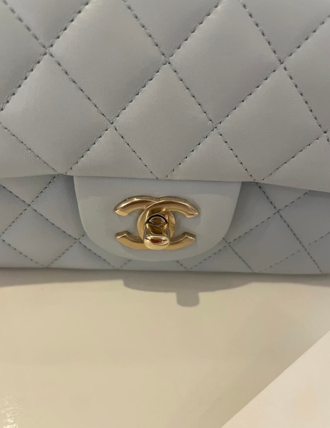 샤넬 뉴미니 탑핸들 라이트블루 상품이미지3